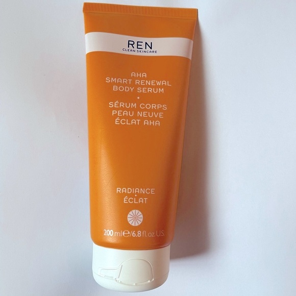 REN Clean Skincare AHA Smart Renewal body serum - Picture 2 of 6